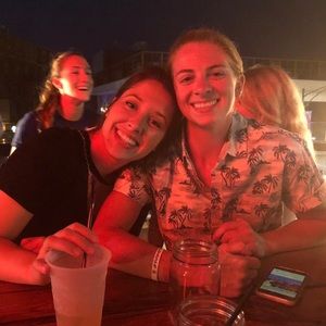 Meet your Posher, Danielle